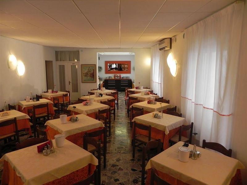 Hotel Antonella Каорле Экстерьер фото